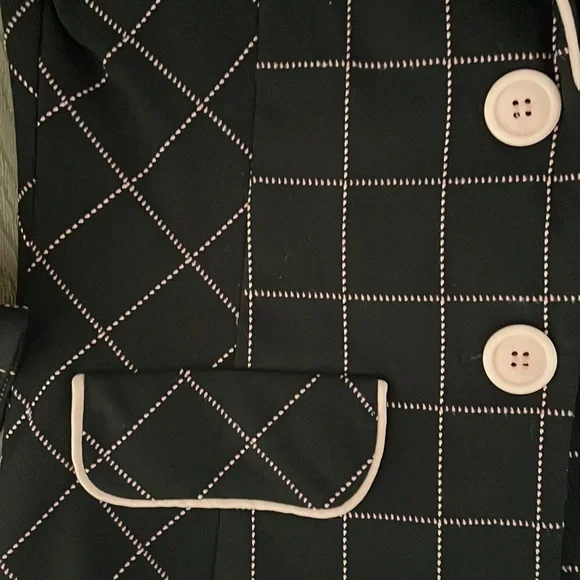 Cute suit jacket - Picture 3 of 3